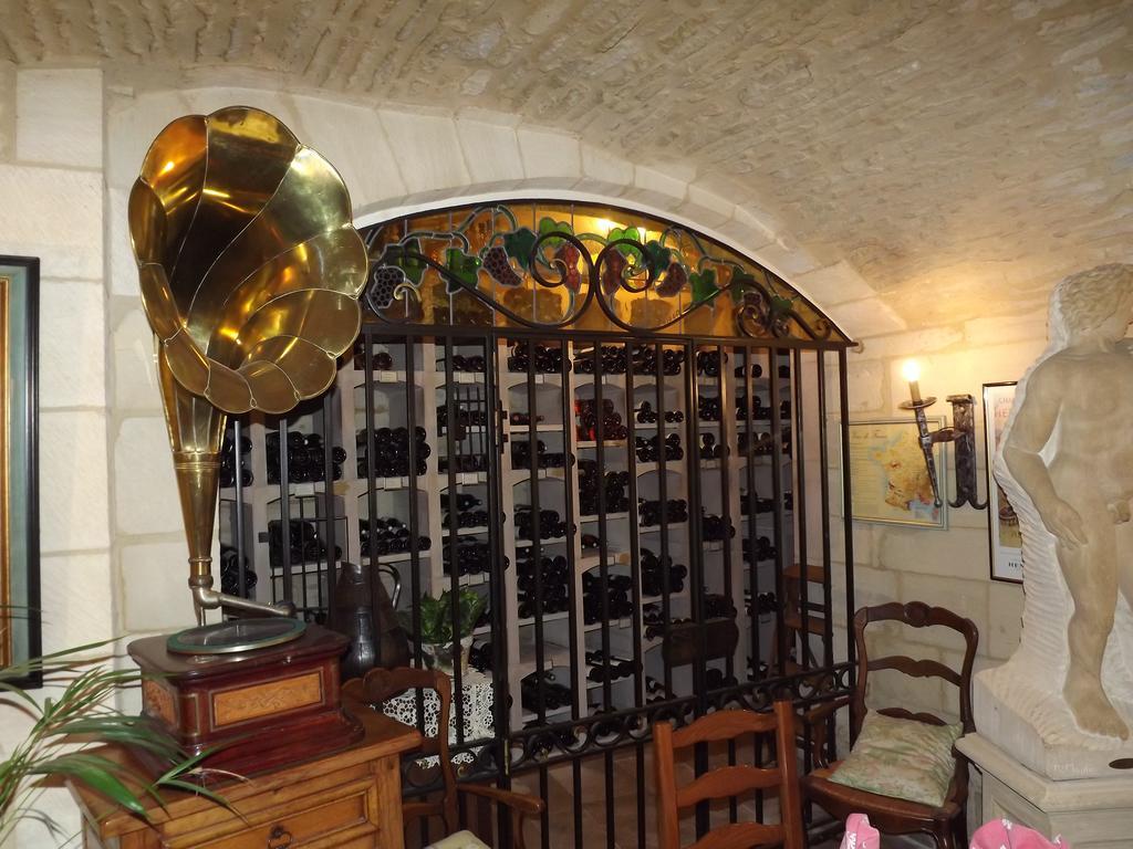 Hostellerie Saint Martin- Logis Hotel Et Restaurant Creully sur Seulles Eksteriør bilde