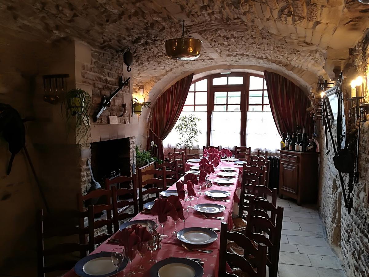 Hostellerie Saint Martin- Logis Hotel Et Restaurant Creully sur Seulles Eksteriør bilde