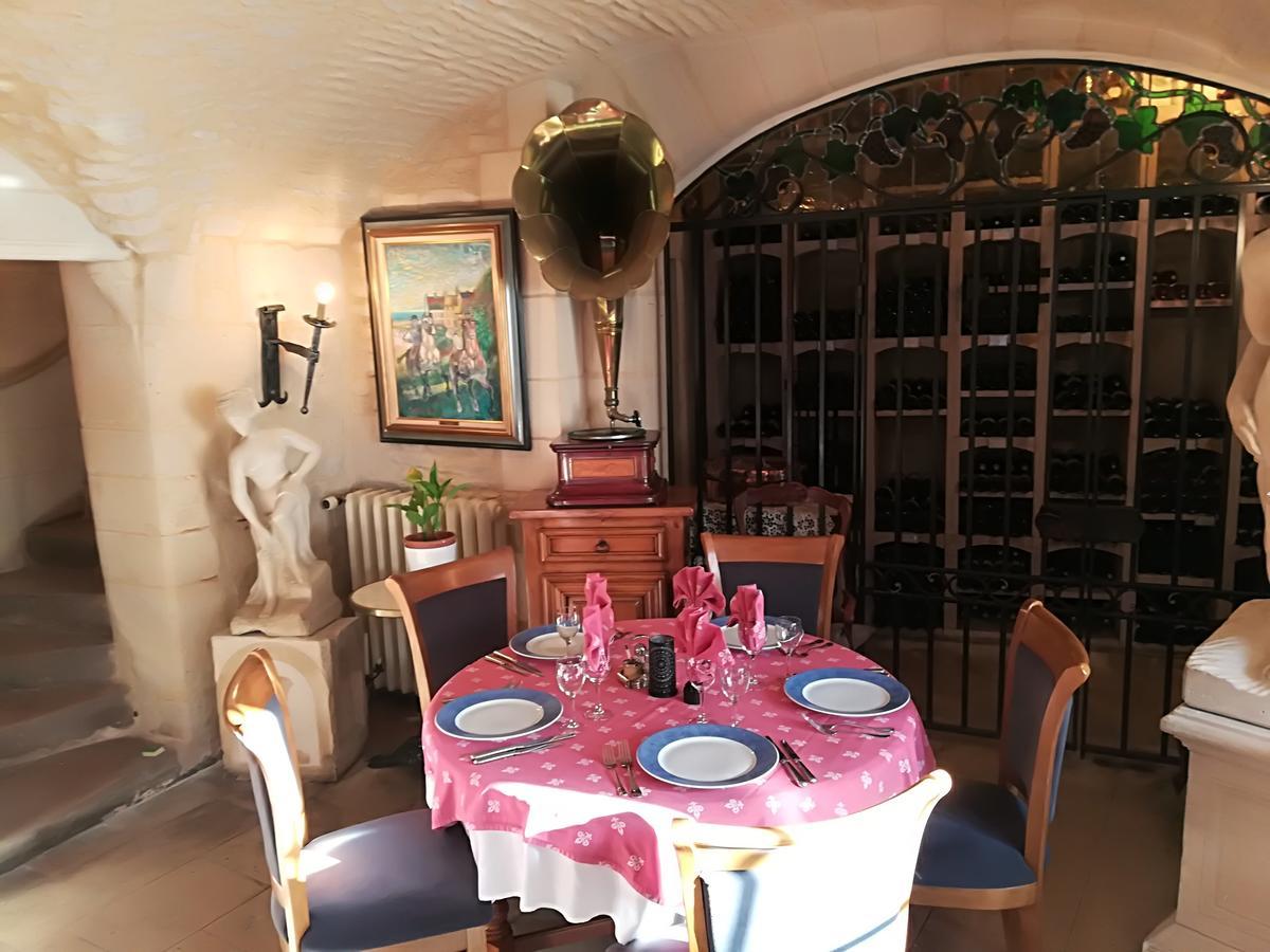 Hostellerie Saint Martin- Logis Hotel Et Restaurant Creully sur Seulles Eksteriør bilde