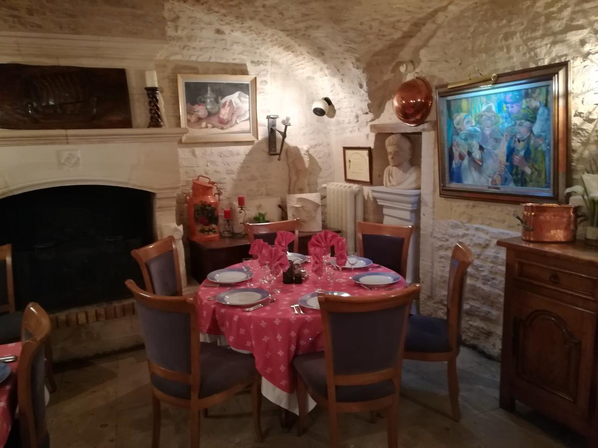 Hostellerie Saint Martin- Logis Hotel Et Restaurant Creully sur Seulles Eksteriør bilde