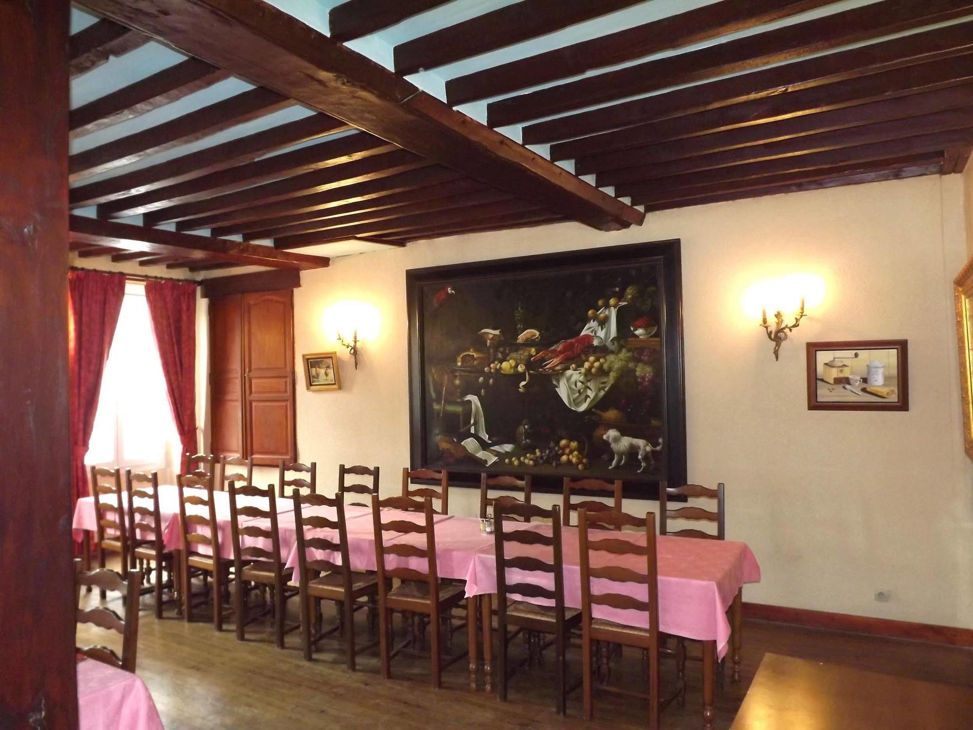 Hostellerie Saint Martin- Logis Hotel Et Restaurant Creully sur Seulles Eksteriør bilde