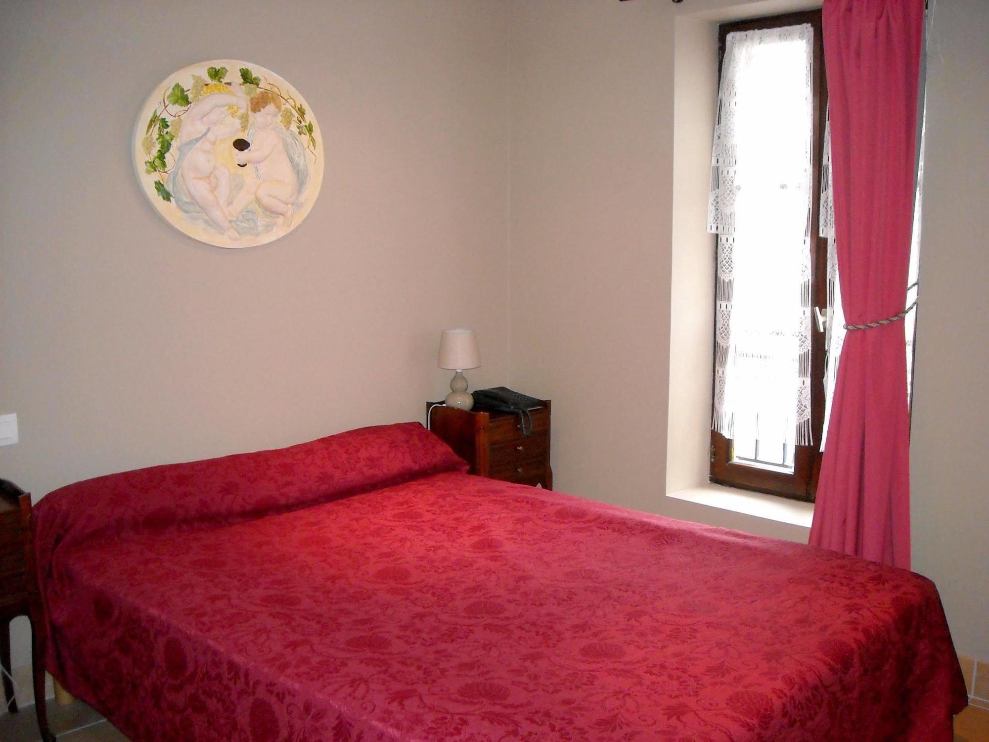 Hostellerie Saint Martin- Logis Hotel Et Restaurant Creully sur Seulles Eksteriør bilde