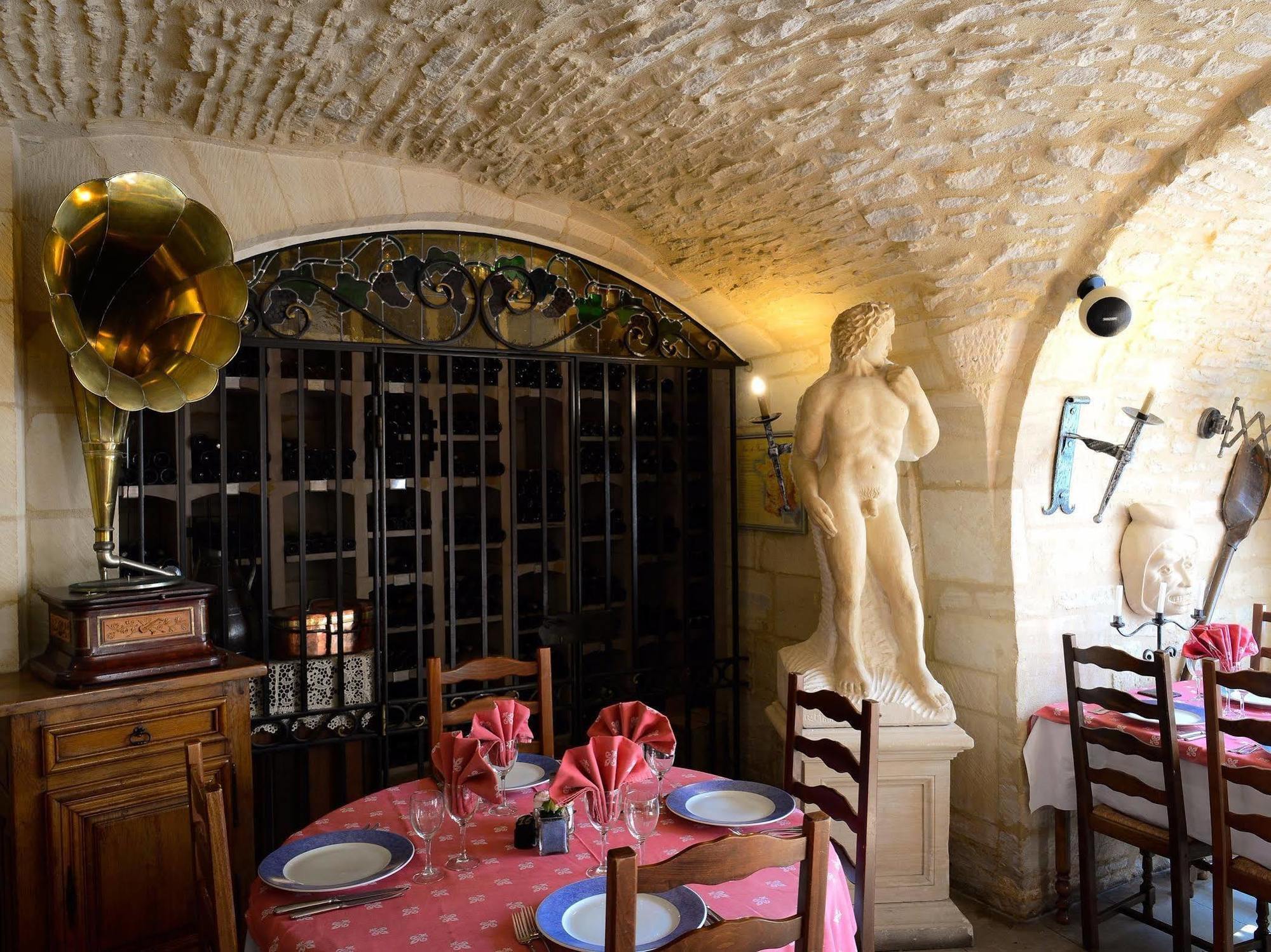 Hostellerie Saint Martin- Logis Hotel Et Restaurant Creully sur Seulles Eksteriør bilde
